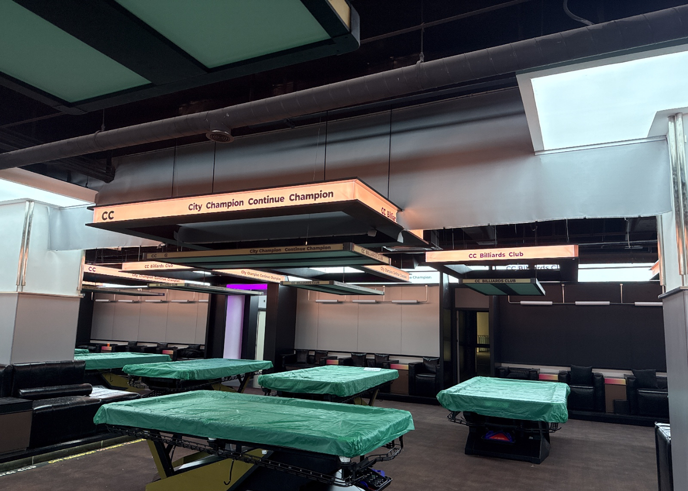 CC台球选用恒开利固定挡烟垂壁