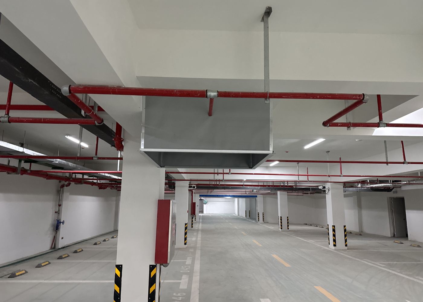 宿迁滨河映项目恒开利固定挡烟垂壁安装完成