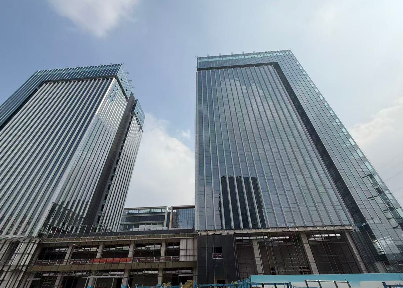 苏州鑫狮项目选用恒开利挡烟垂壁