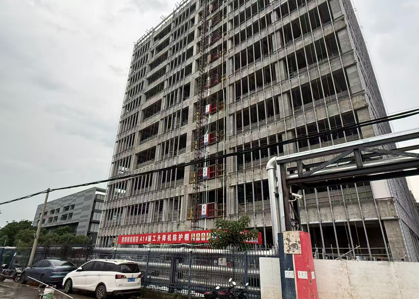 恒开利挡烟垂壁助力上海华力康桥二期项目建设